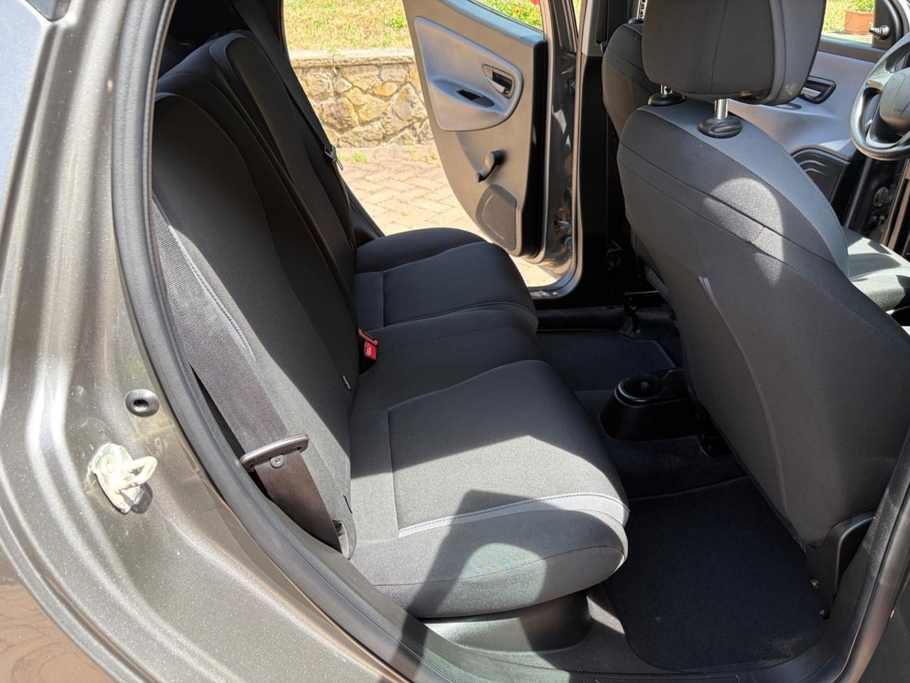 Lancia Ypsilon 1.2 69 CV 5 porte Gold OK NEOPATENTATI