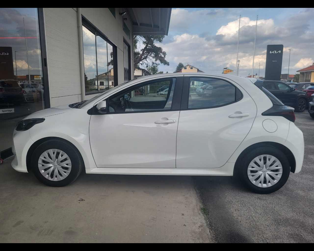 TOYOTA Yaris 1.0 Active