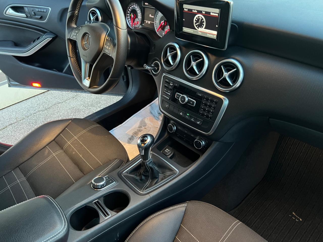 Mercedes-benz A 180cdi BlueEFFICIENCY Sport - xeno LED- Sedili Sport - scarichi - retrocamera - park assist - Navi - BT