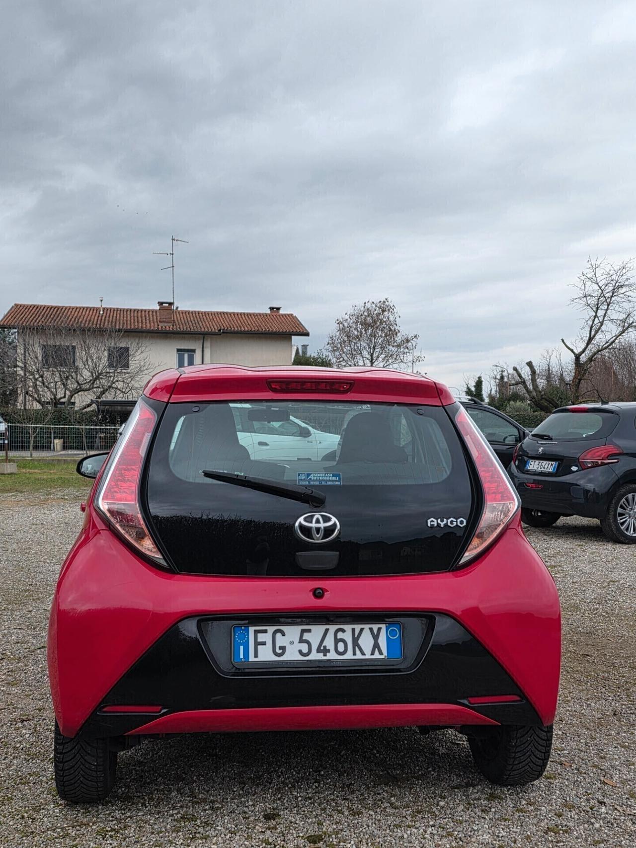 Toyota Aygo 1.0 benz. 2017 FINANZIABILE