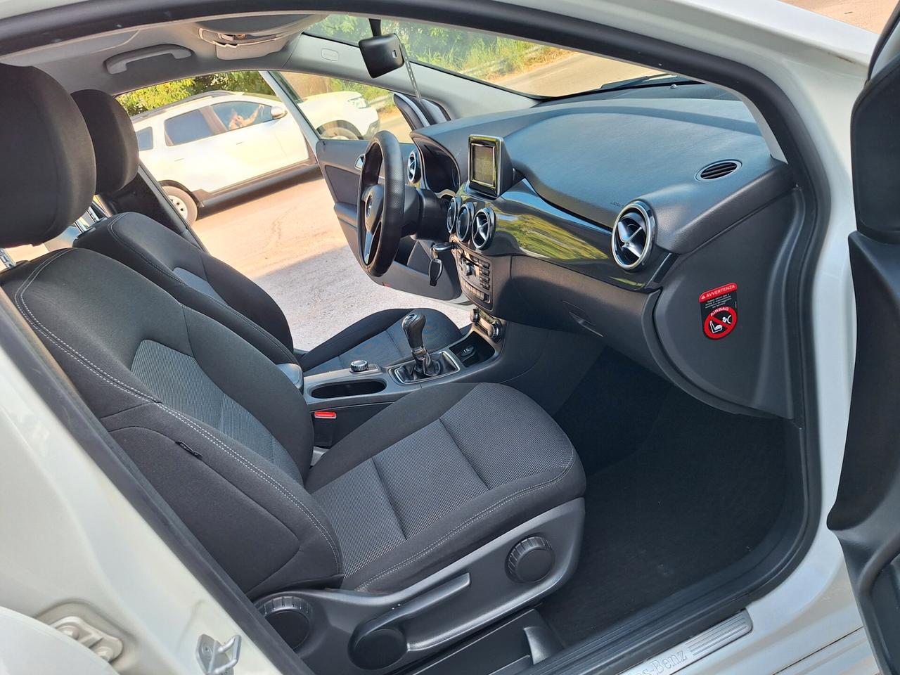 Mercedes-benz B 180 CDI BlueEFFICIENCY Executive NAVI TEL RETROCAMERA