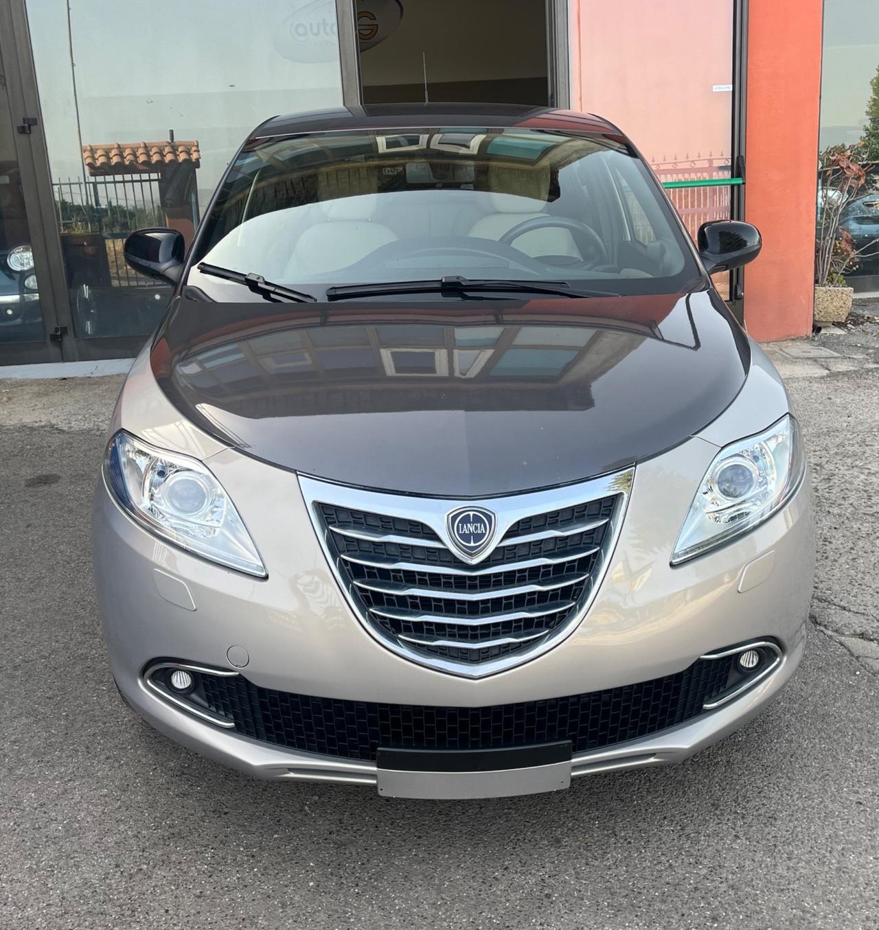 Lancia Ypsilon1.2 69CV Platinum-solo 32000Km-