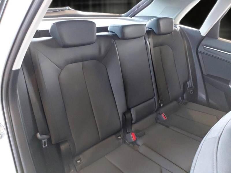 Audi Q3 45 TFSI e S tronic Business