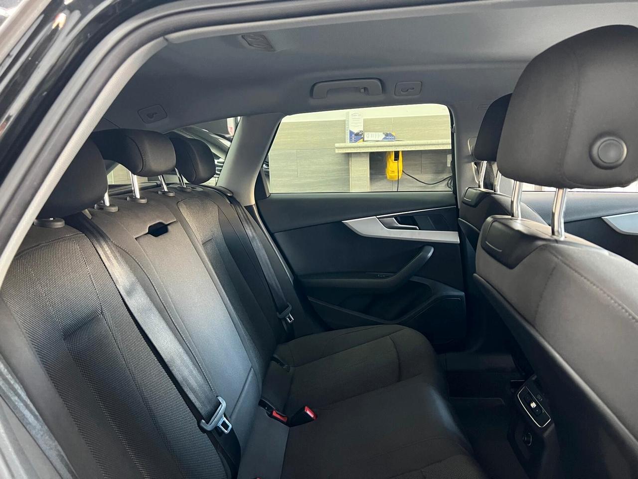 Audi A4 40 TDI S tronic line edition