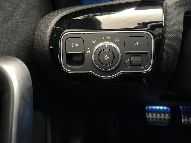 MERCEDES-BENZ A 200 d 2.0 150CV PREMIUM AMG TETTO MBUX KEYLESS AMBIENT