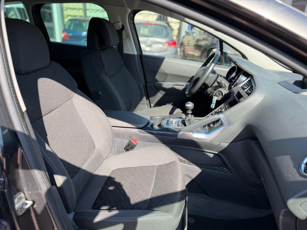 Peugeot 3008 1.6 HDi 115CV Business