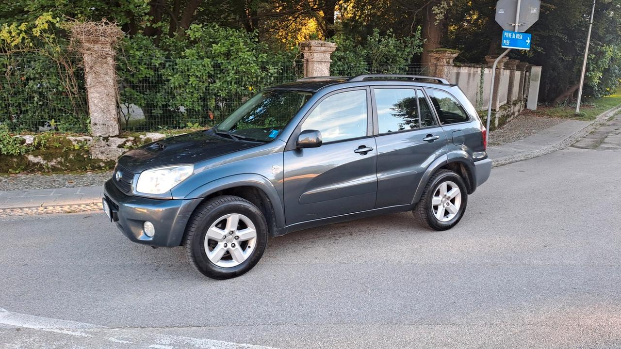 Toyota RAV 4 RAV4 2.0 Tdi D-4D GANCIO TRAINO 1500 KG