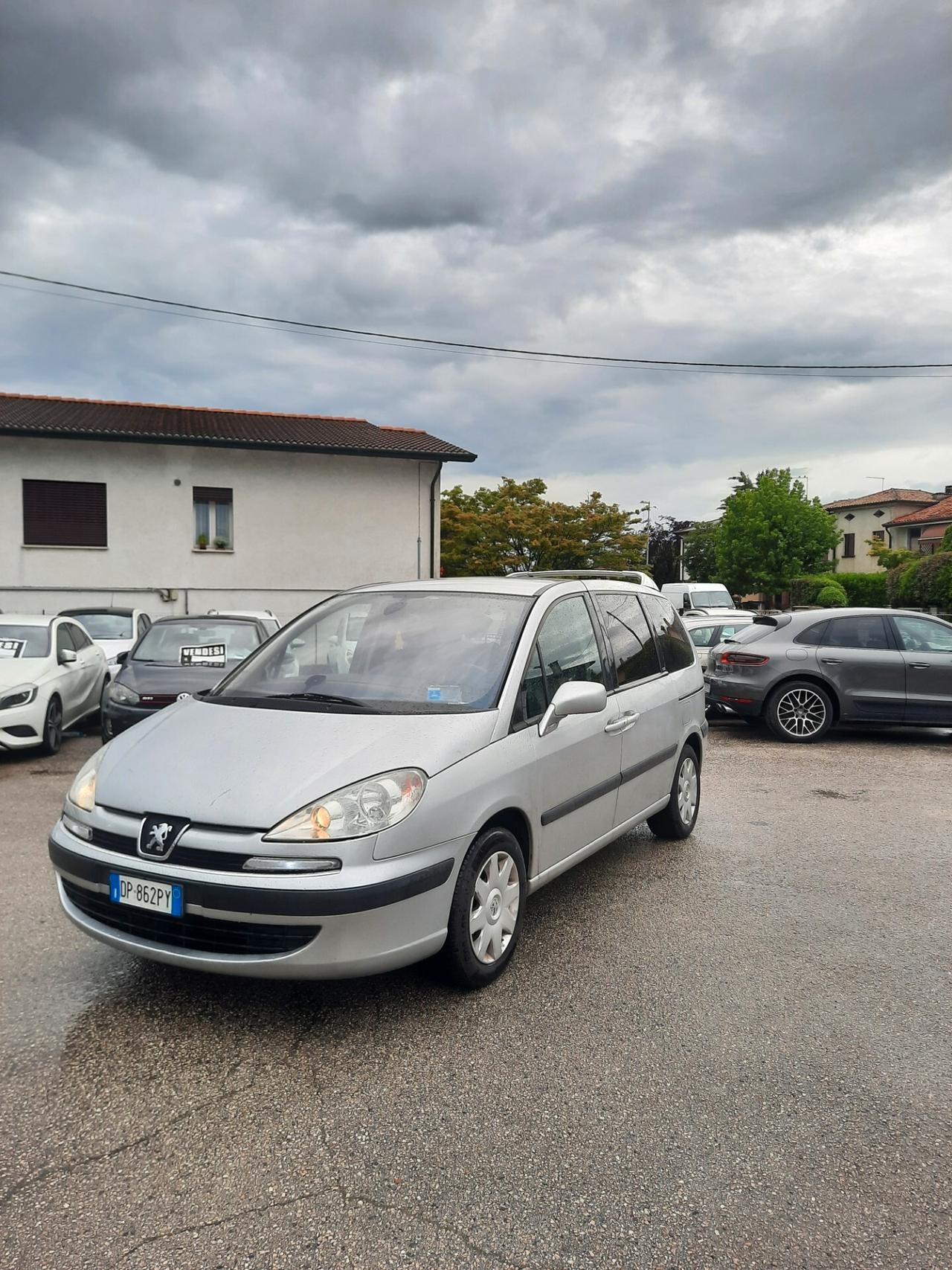 Peugeot 807 2.0 HDi FAP SV 7 POSTI