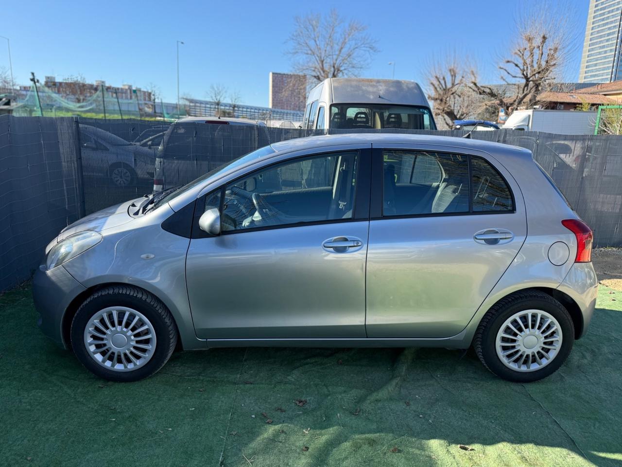 Toyota YARIS 1.0 BENZINA SOL NEOPATENTATI 5 PORTE