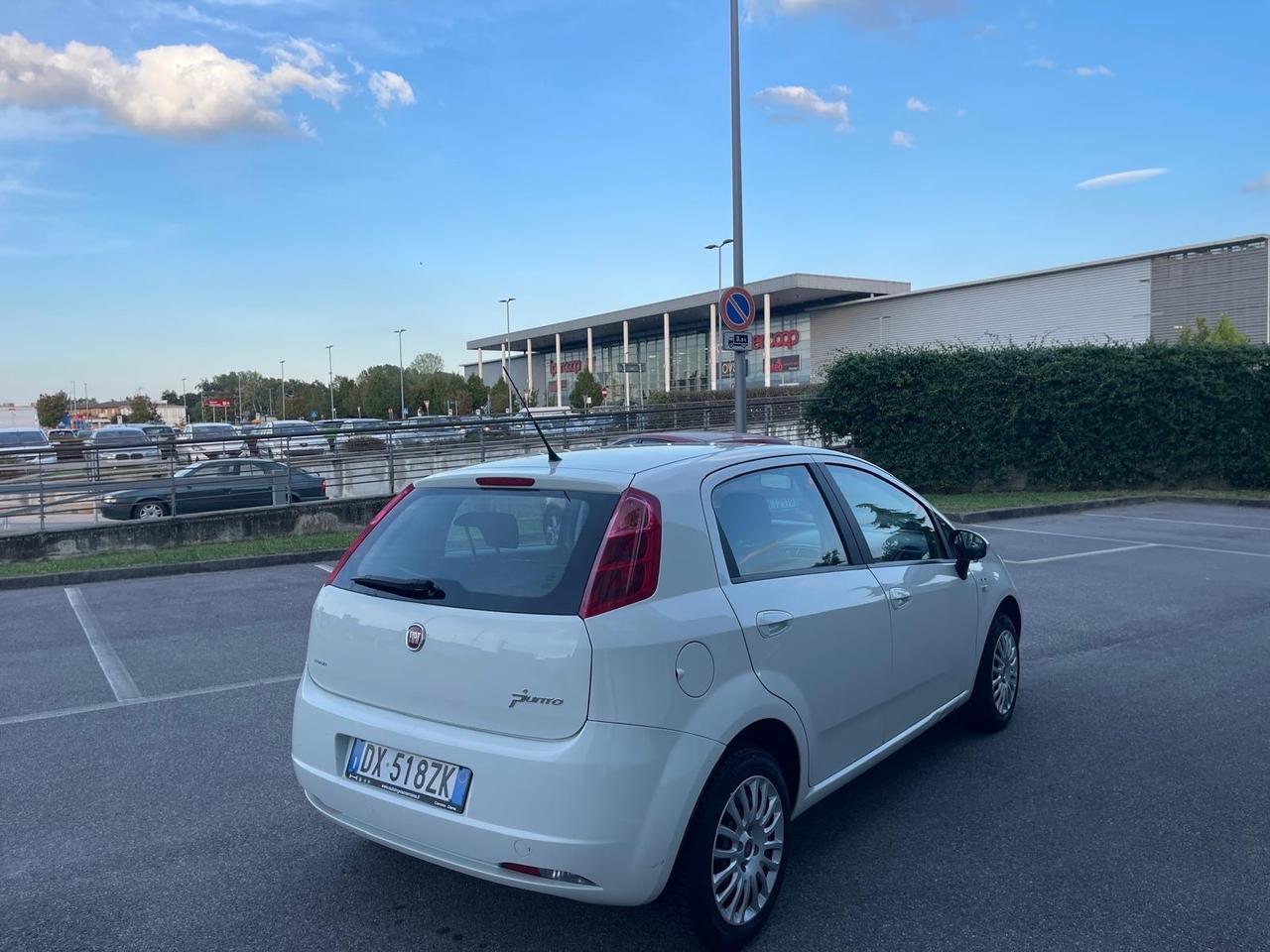 Fiat Grande Punto 1.4 5P Fun 57 kw