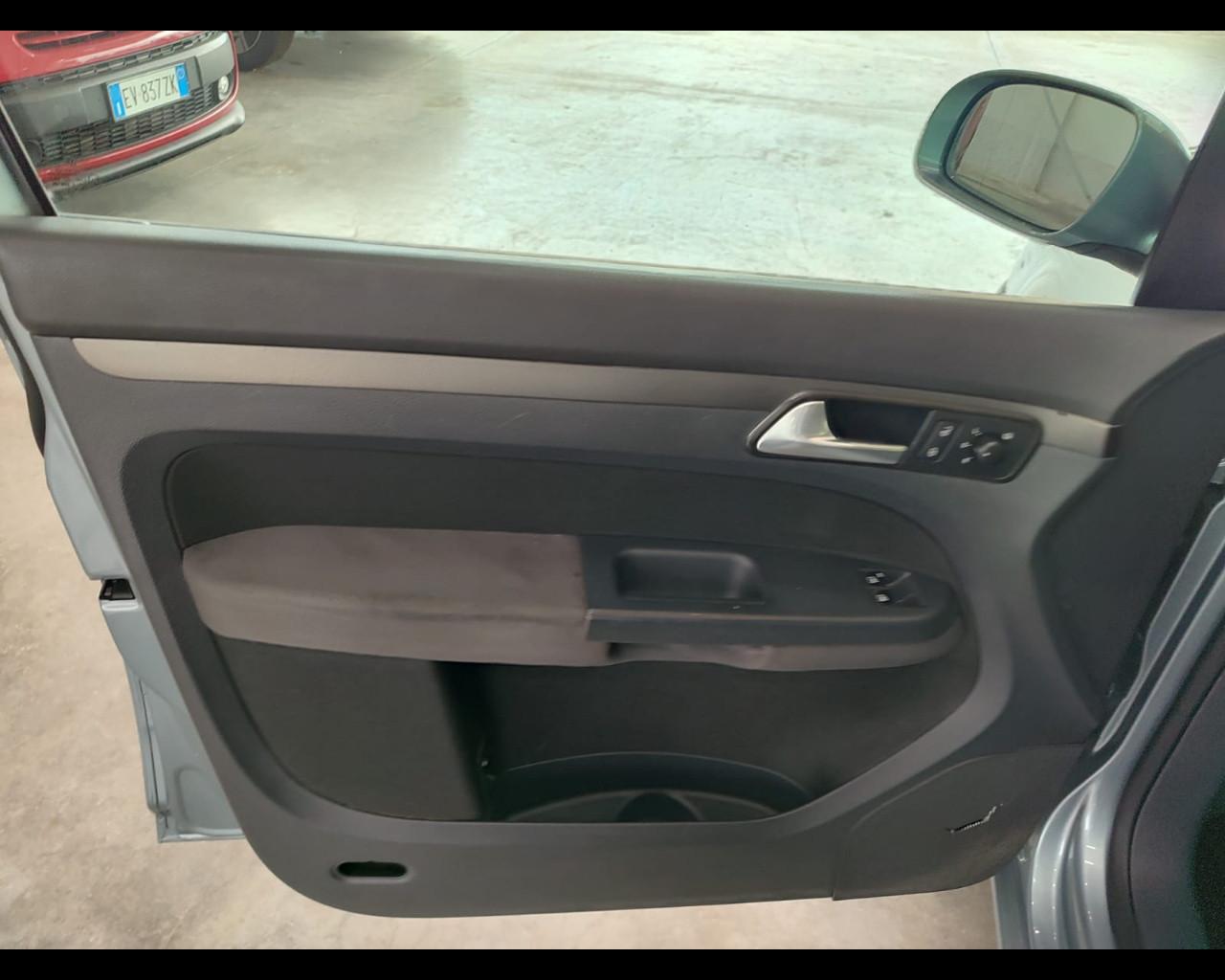 VOLKSWAGEN Touran 2.0 Trendline Ecofuel 7 Posti