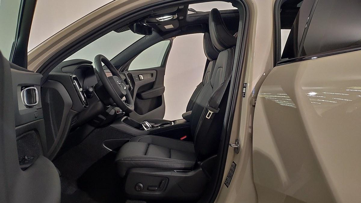 VOLVO Xc40 B3 Mild Hybrid Automatico Ultra Dark