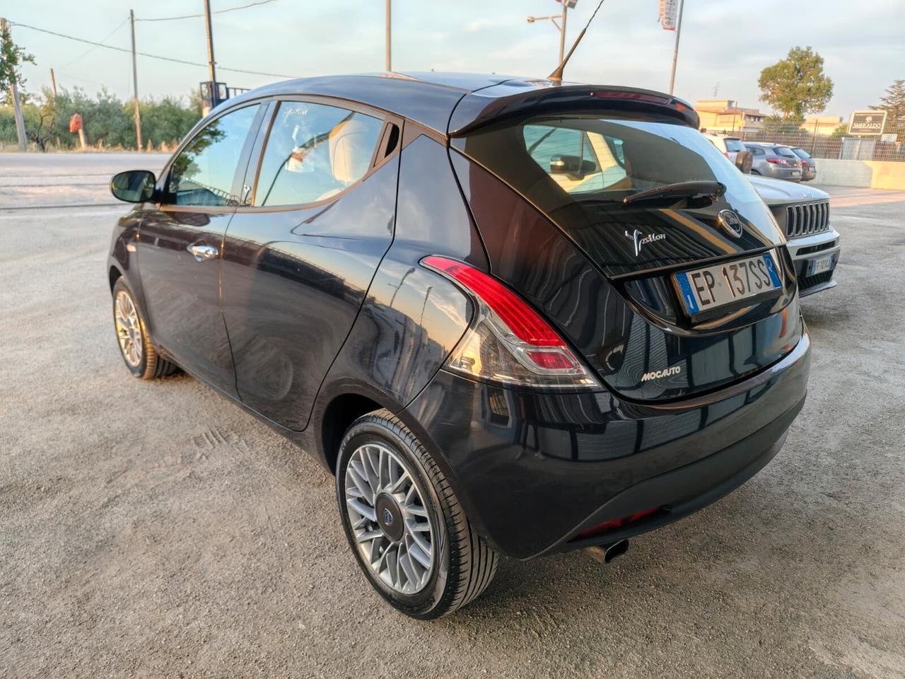 Lancia Ypsilon 1.2 69 CV 5 porte S&S Platinum