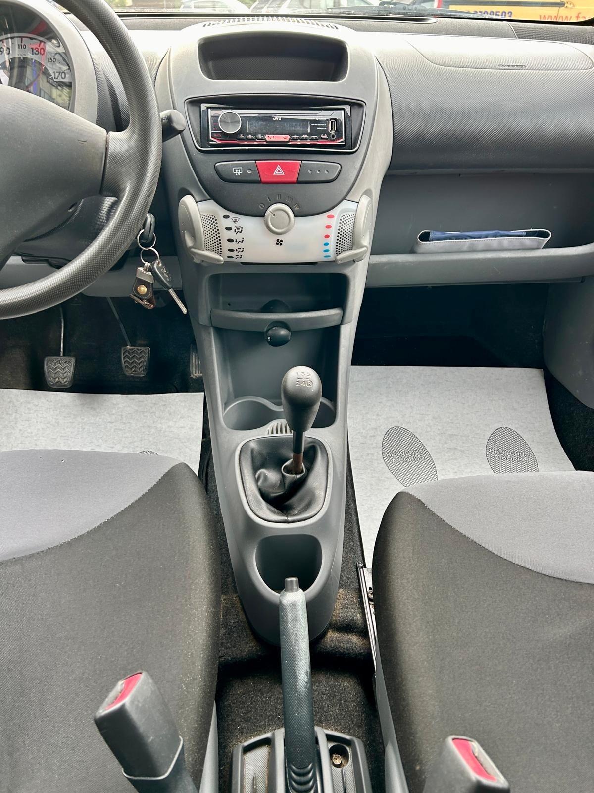 Peugeot 107 1.0 68CV 5P ALLURE (50kw) - ok neopatentato