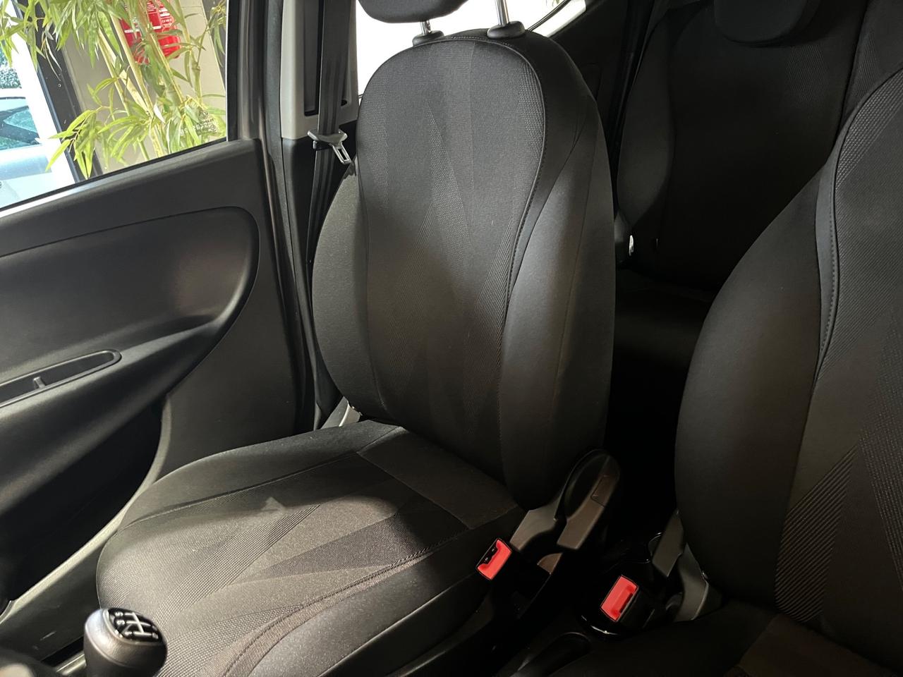 Lancia Ypsilon 1.2 69 CV 5 porte Black and Noir