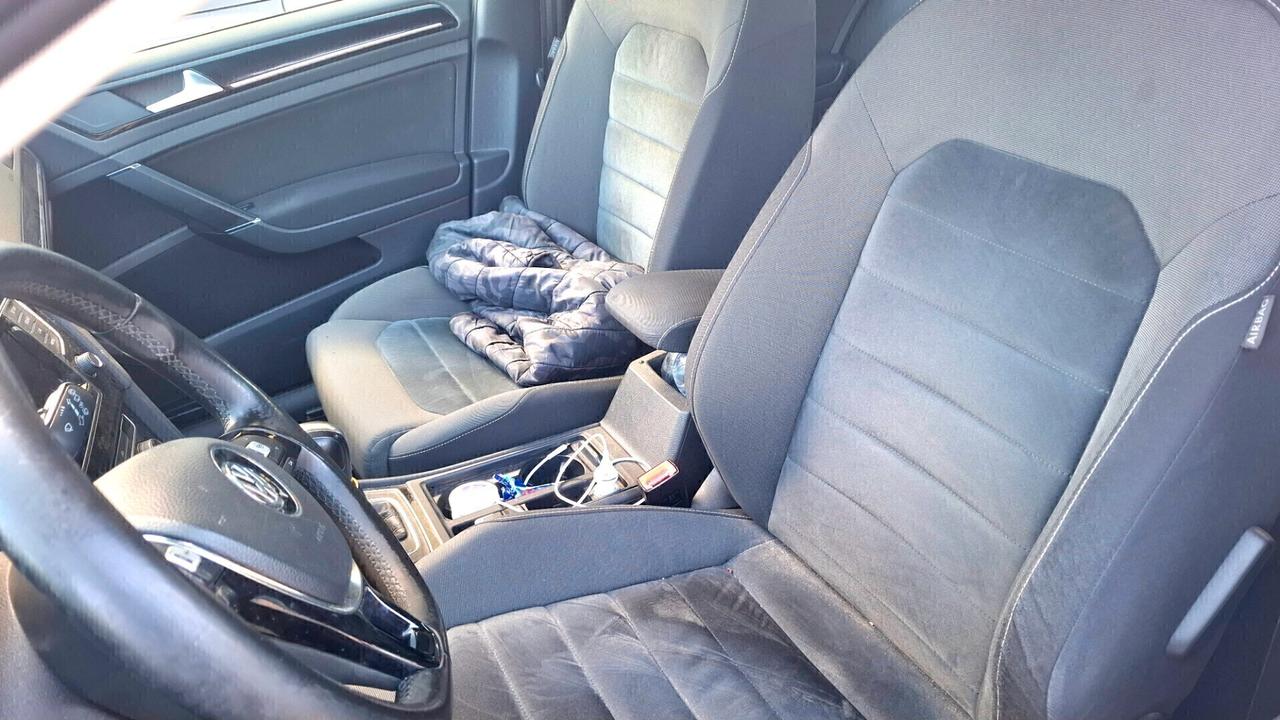 GOLF 1.6 TDI DSG 5p. Highline