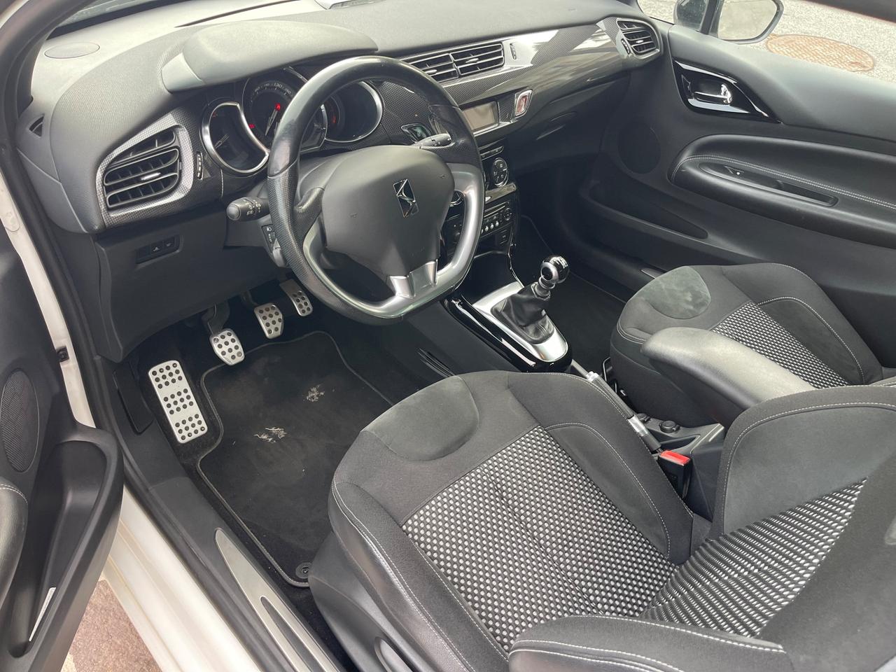 Ds DS3 DS 3 1.6 e-HDi 90 airdream Just Black