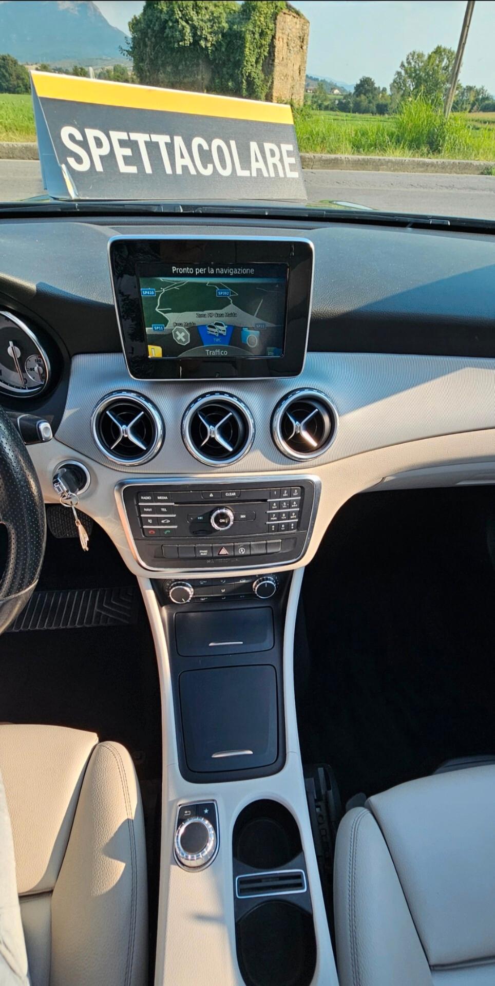 Mercedes-benz GLA 200d "38.000 km"/STRAFULL/INTROVABILE