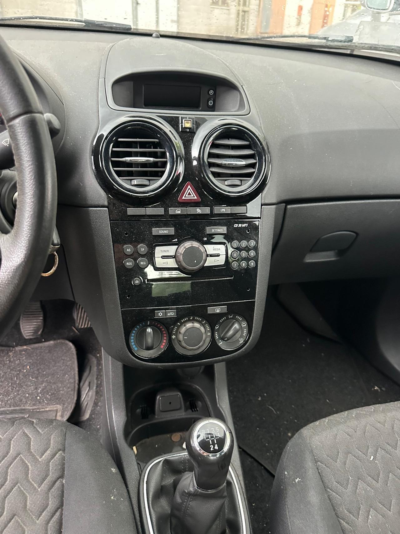 Opel Corsa 1.2 motore rotto, gpl