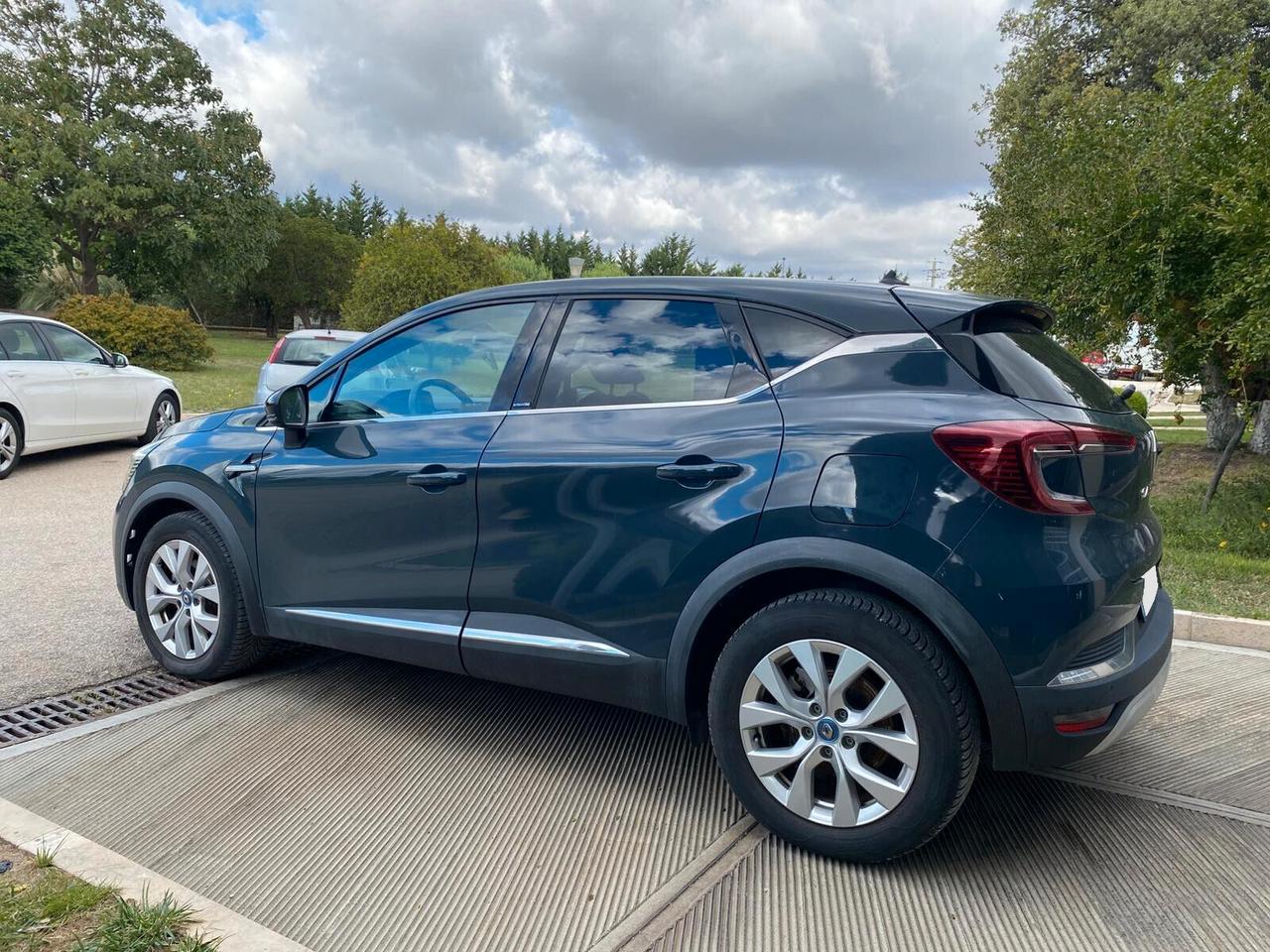 Renault Captur Plug-in Hybrid E-Tech 160 CV Intens