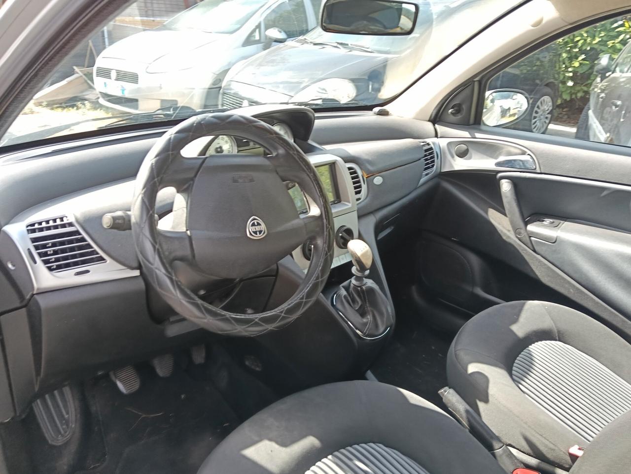 Lancia Ypsilon 1.2 Oro