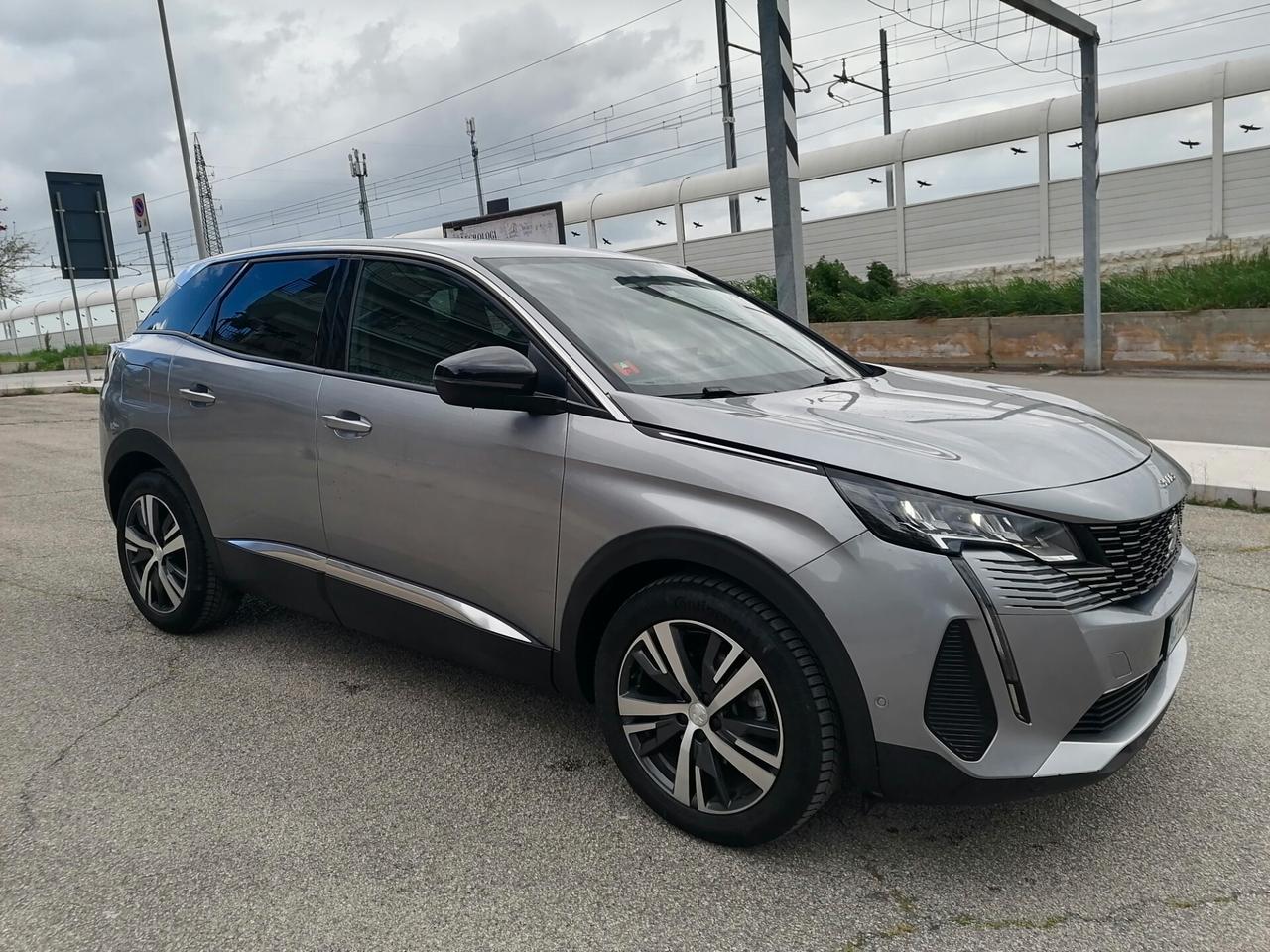 PEUGEOT 3008 ALLURE 1.5 BLUEHDI 130CV FULL LED AUTOMATICA
