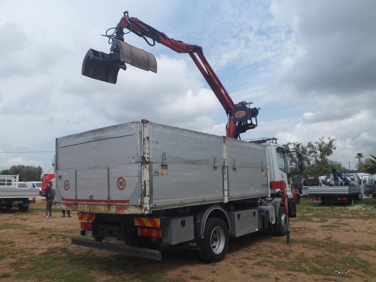 Iveco Altro eurocargo 120e22 ribaltabile con ragno