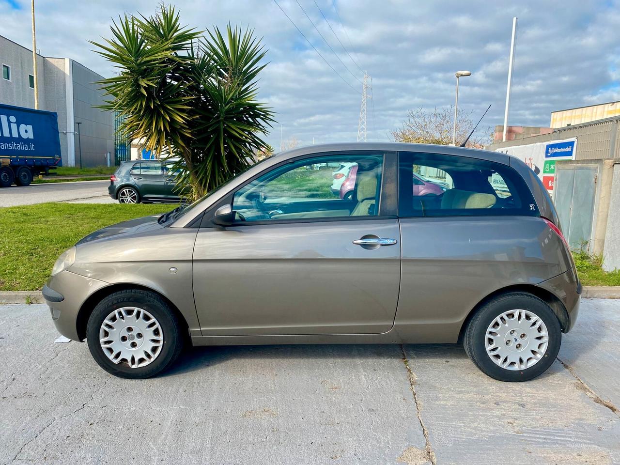 Lancia Ypsilon 1.2 Argento