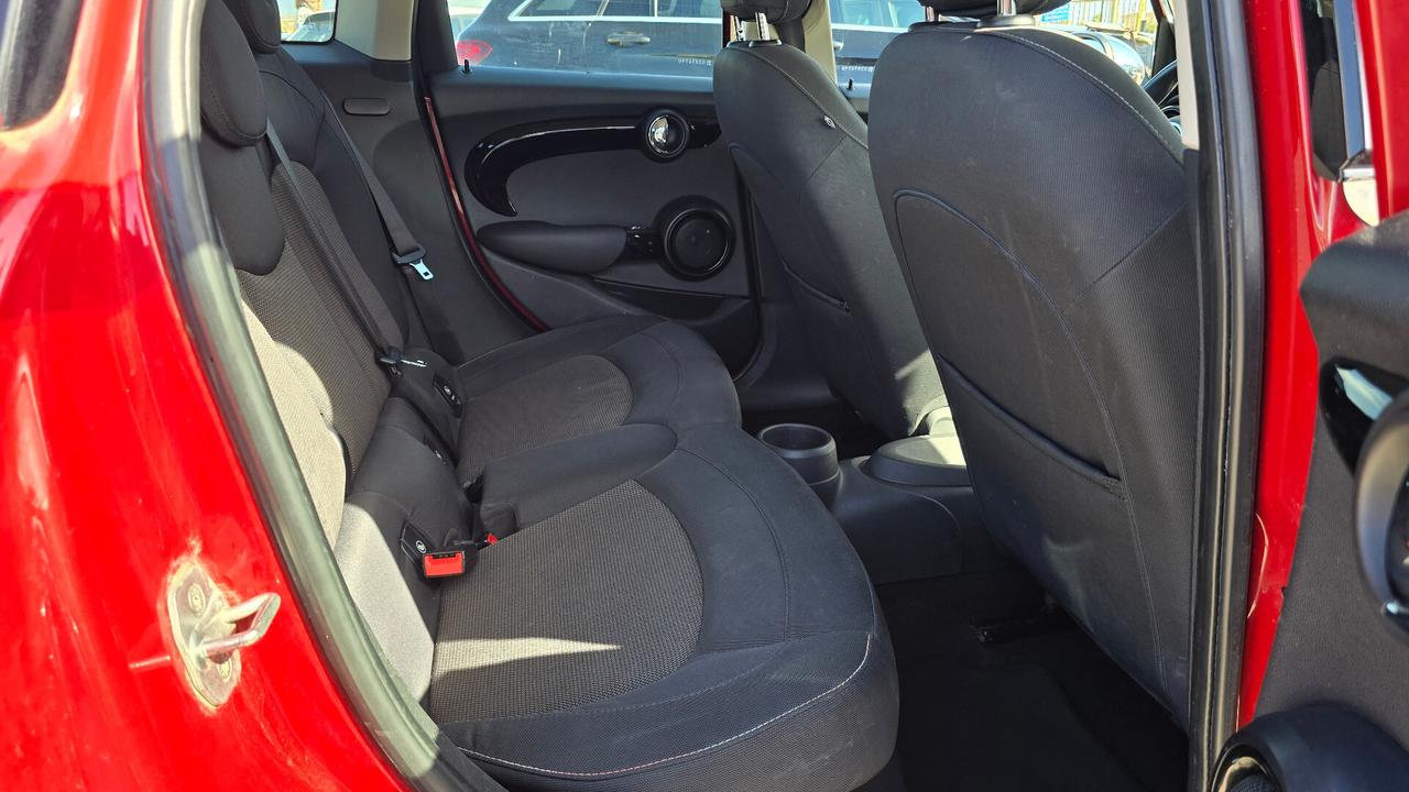 Mini Cooper D 1.5 Business 5p