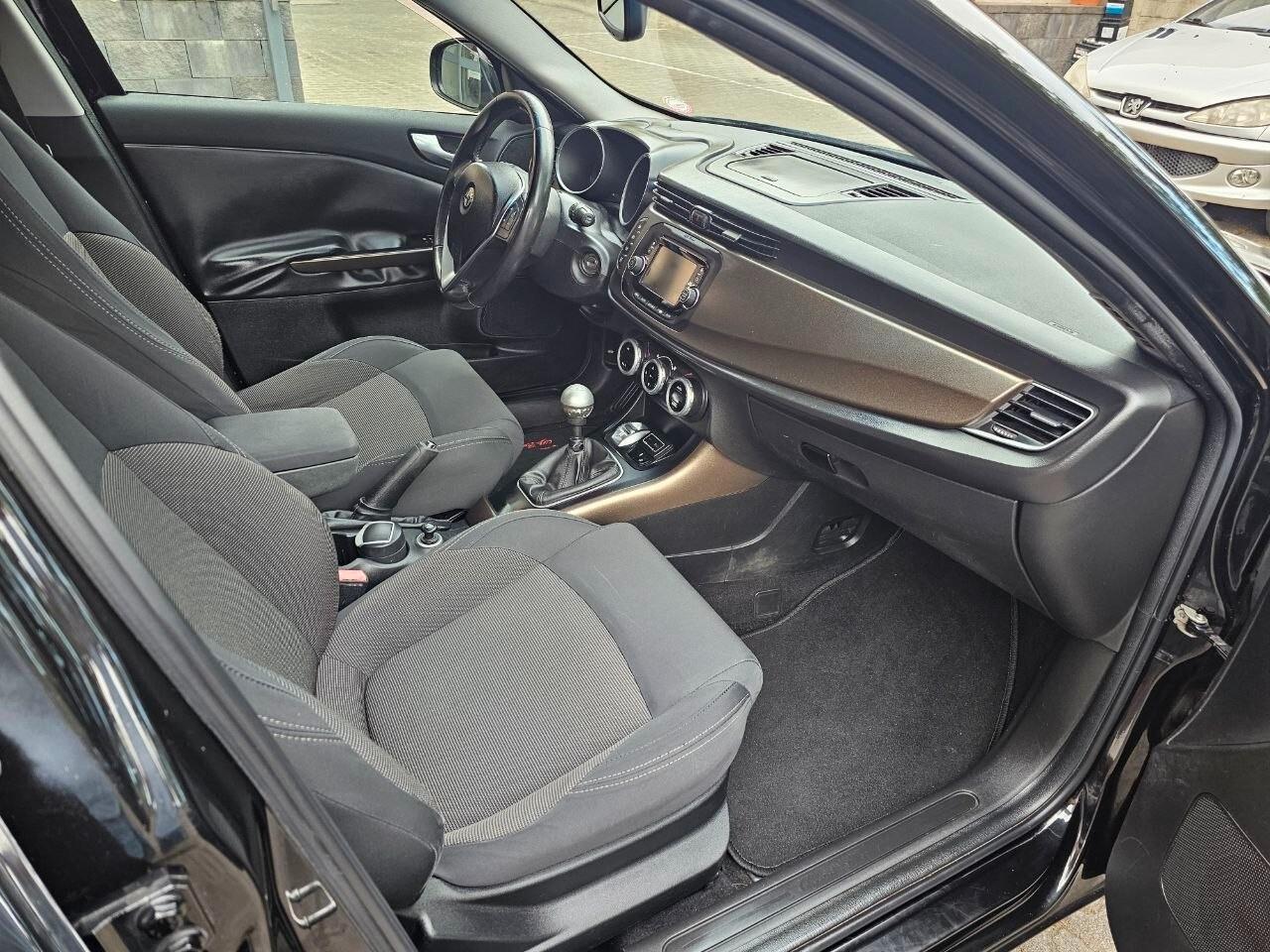 Alfa Romeo Giulietta 1.6 JTDm-2 120 CV Distinctive