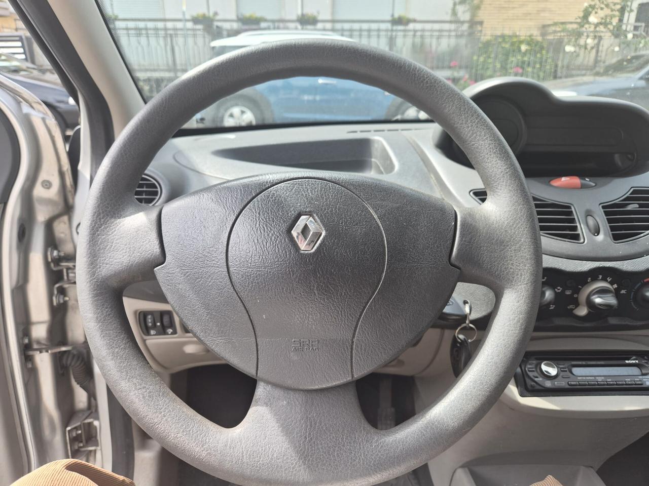 Renault Twingo 1.2 8V Confort ADATTA A NEOPATENTATI