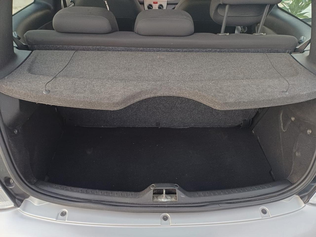 Lancia Ypsilon 1.2 benzina UNICA - 2011