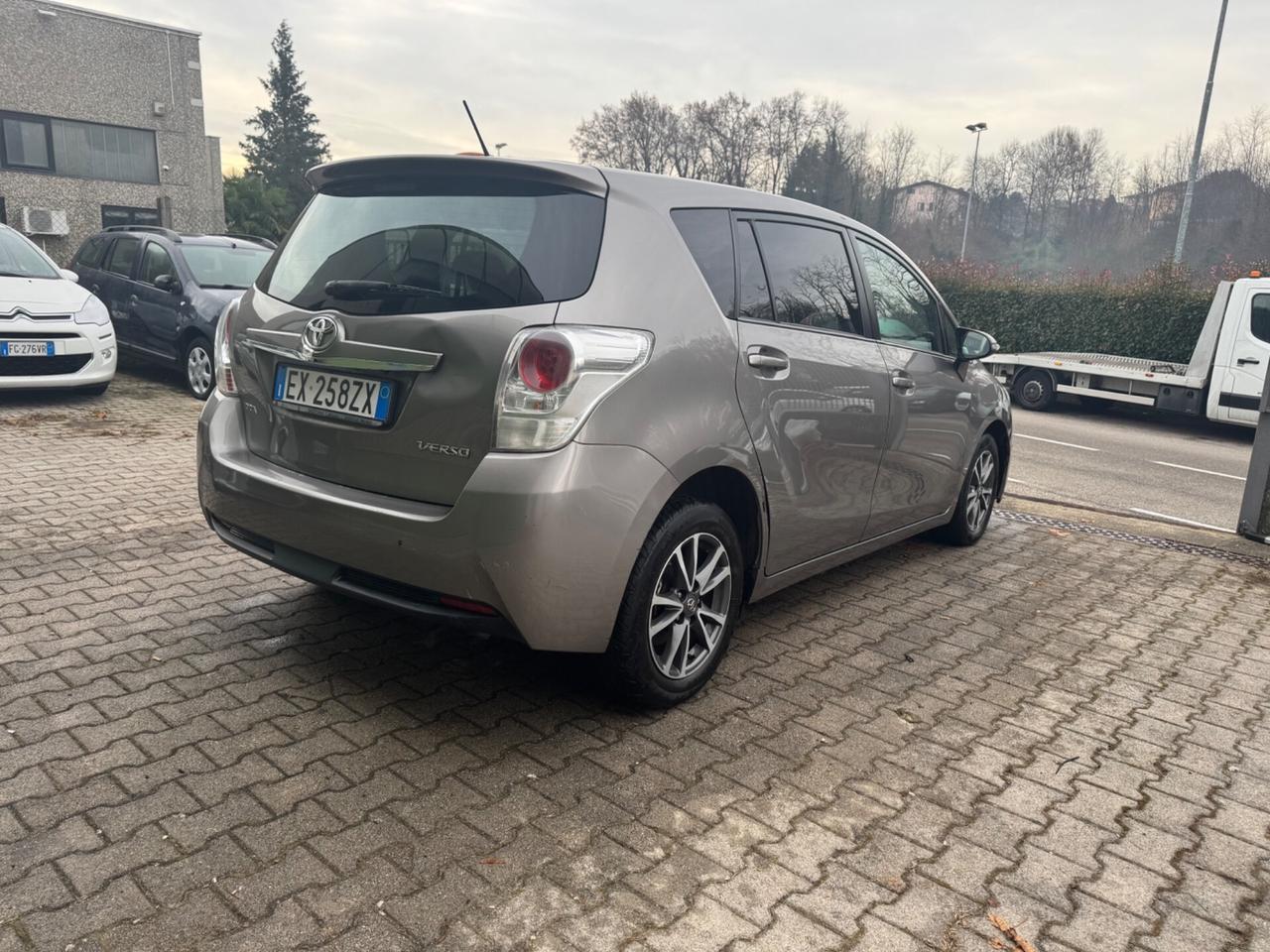 Toyota Verso 1.6 D-4D Style