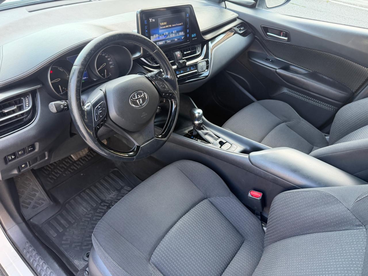Toyota C-HR 1.8 Hybrid E-CVT Active