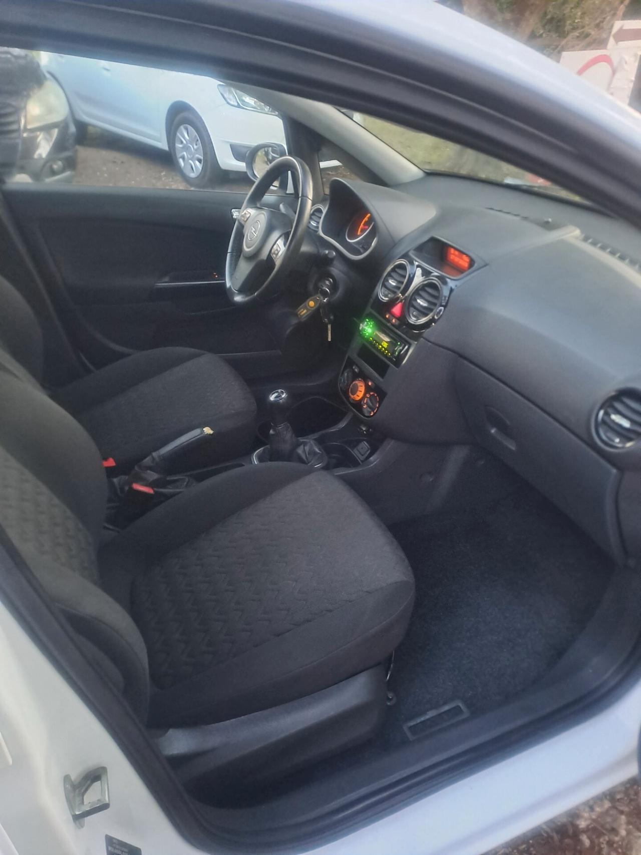 Opel Corsa 1.2 5 porte Sport km 114mila