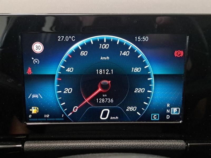 MERCEDES-BENZ GLA 180 D AUTOMATIC BUSINESS CROSSOVER