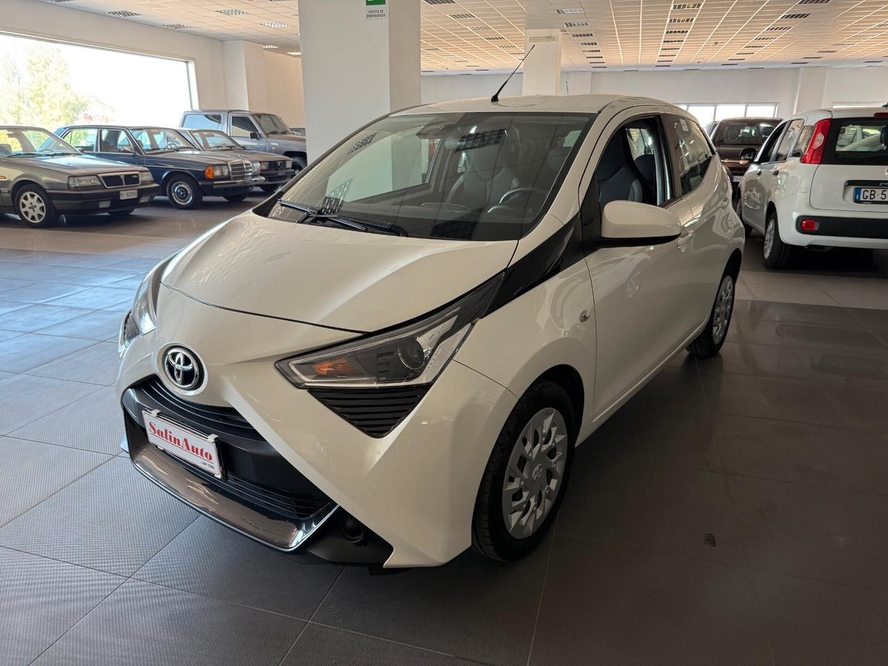 Toyota Aygo Connect 1.0 VVT-i 72 CV 5 porte x-play cambio automatico