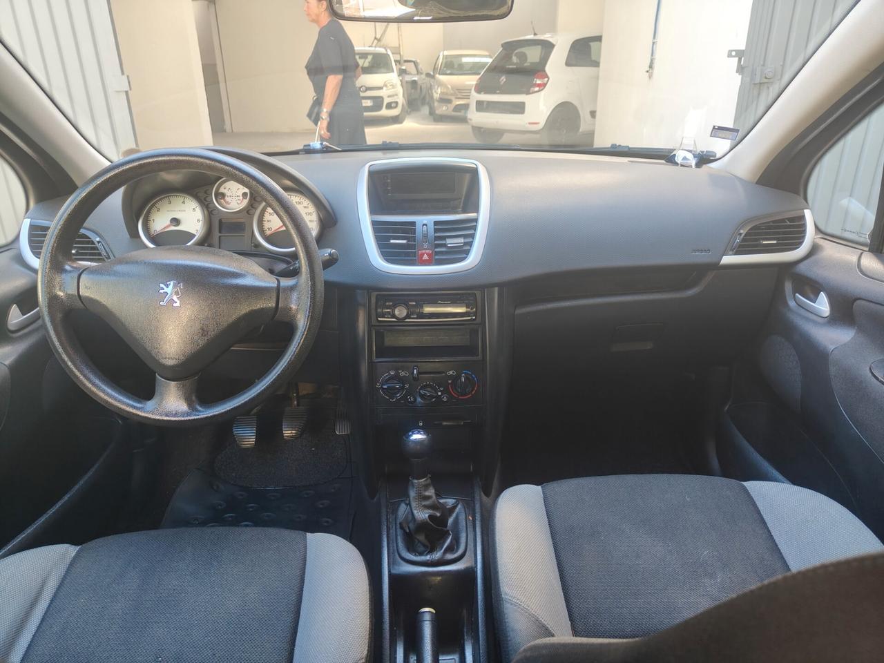 Peugeot 207 1.4 8V 75CV 5p. X Line