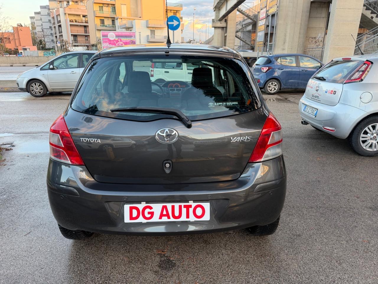 Toyota Yaris 1.4 D-4D 90 cv 2011 Automatica