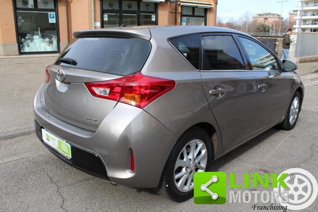 TOYOTA Auris 1.4 D-4D Active