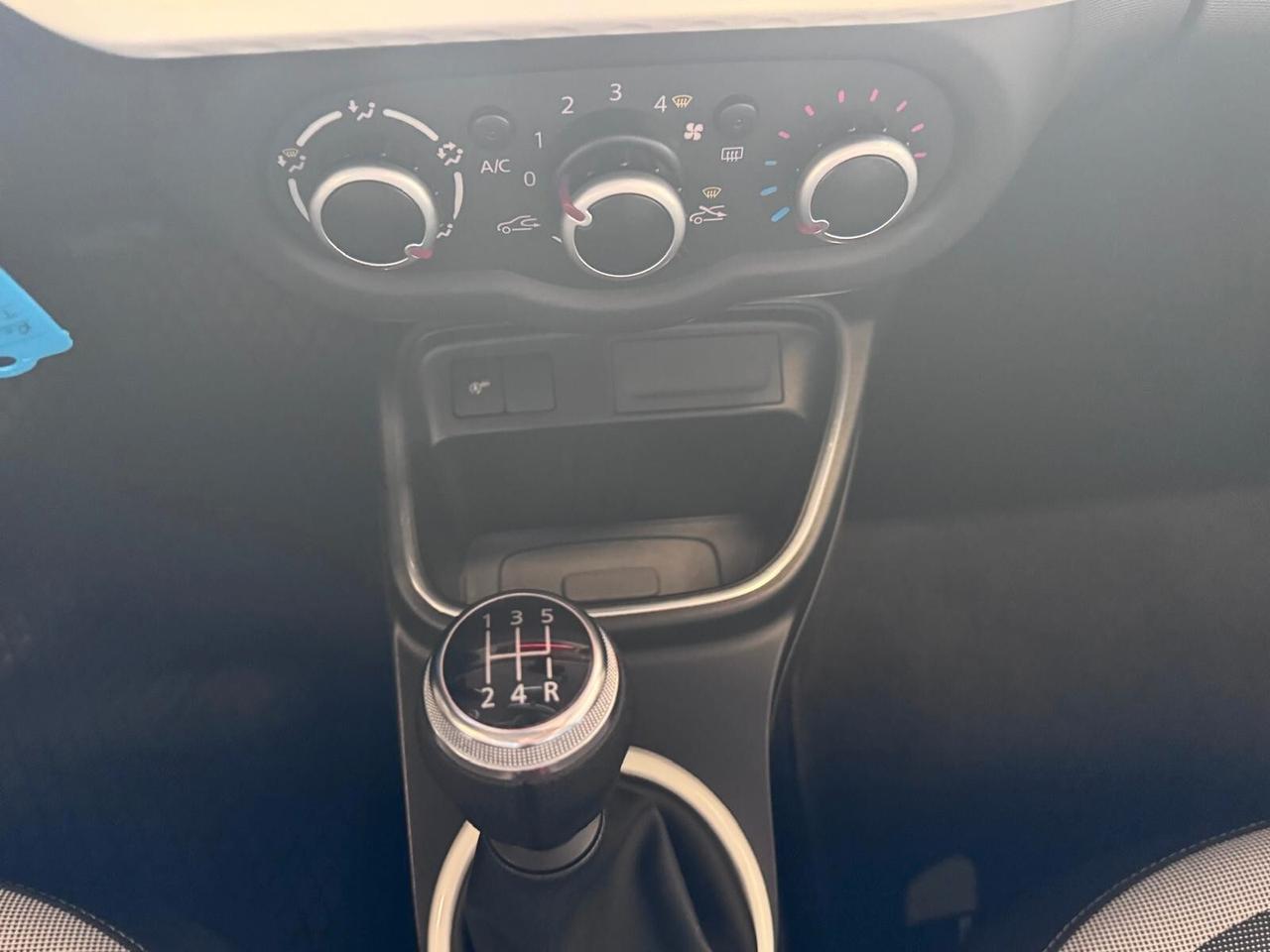 Renault Twingo 1.0 69CV LIMITED,LED, NEOPATENTATI,UNIPRO,GARANZIA