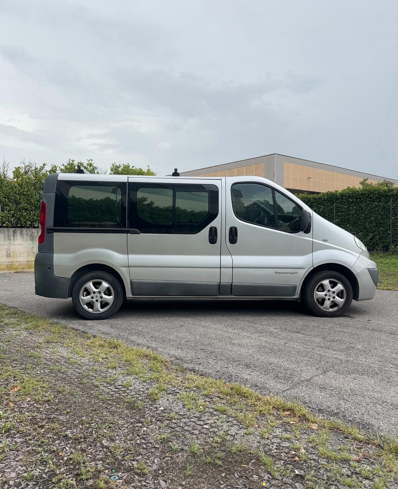Renault Trafic 9 Posti (Patente B)UNICO Proprietario 145.000 km