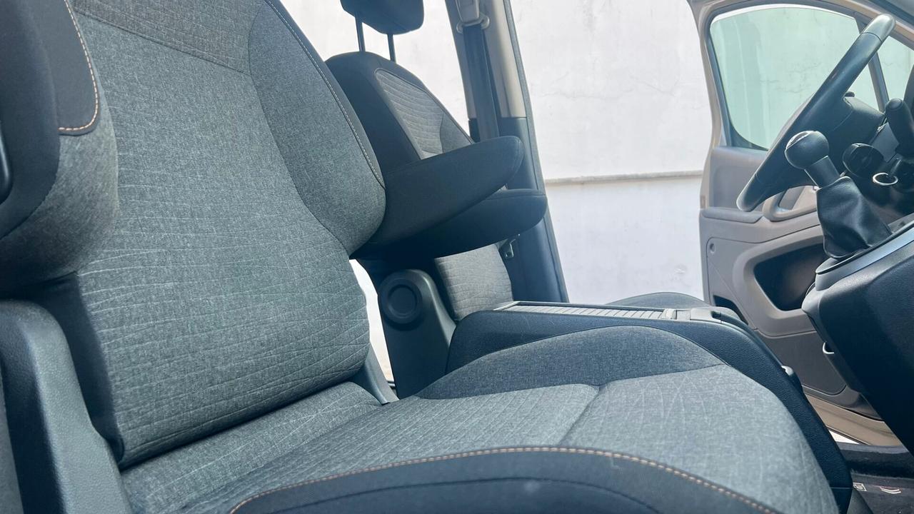 Citroen Berlingo Multispace PureTech 110 S&S XTR 5 POSTI