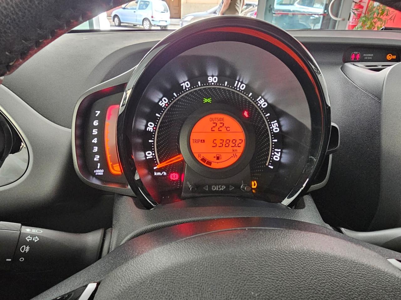 Toyota Aygo Connect 1.0 VVT-i 72 CV 5 porte x-cool