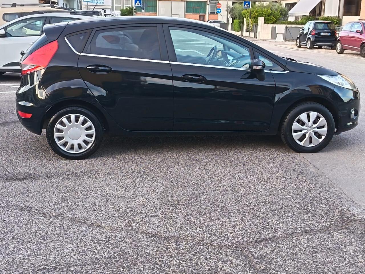 Ford Fiesta 2010 1.4 5 porte Bz.- GPL Titanium NEOPATENTATI LEGGI BENE