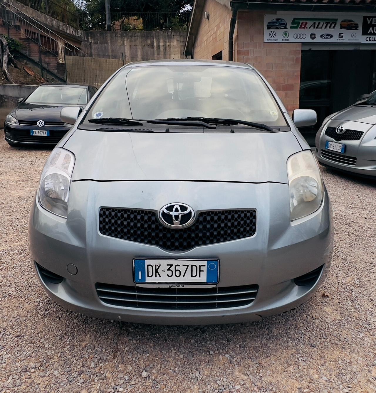 Toyota Yaris 1.0 5 porte