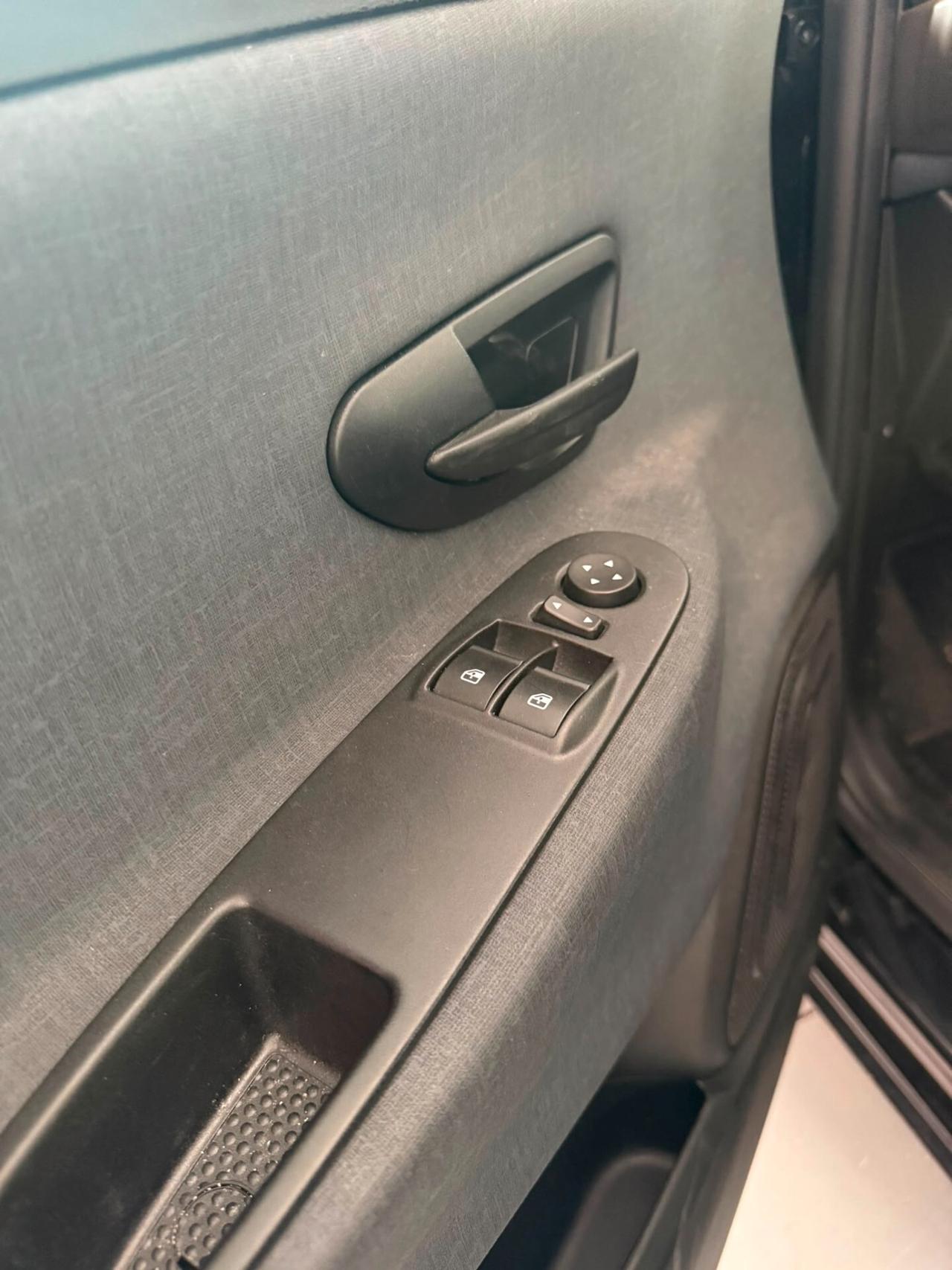 Lancia Ypsilon 1.0 FireFly 5 porte S&S Hybrid Gold