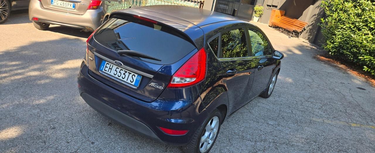 Ford Fiesta 1.4 TDCi 70CV 5 porte Titanium