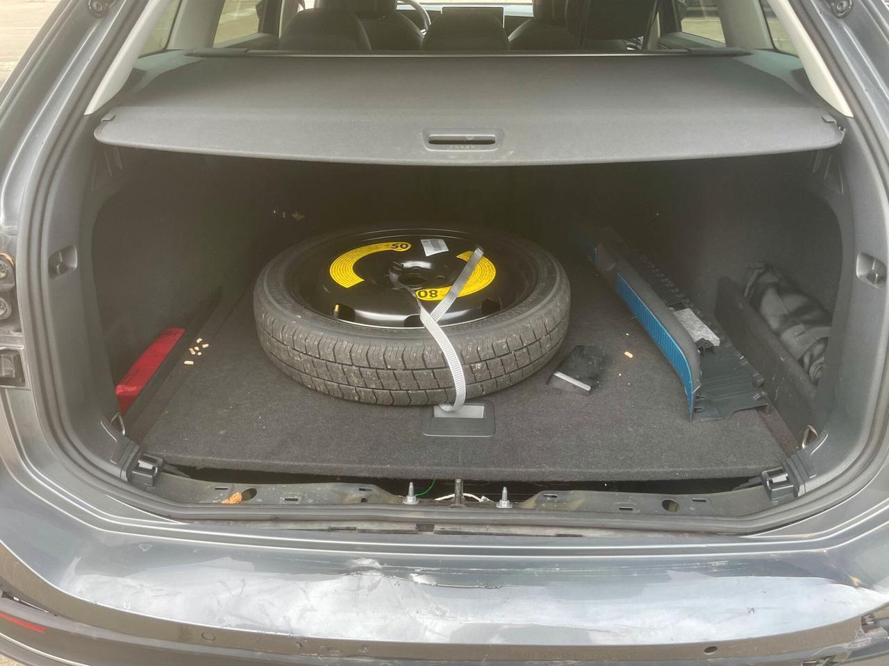 VW Passat Variant 2.0 TDI SCR EVO DSG Business * SINISTRATA*