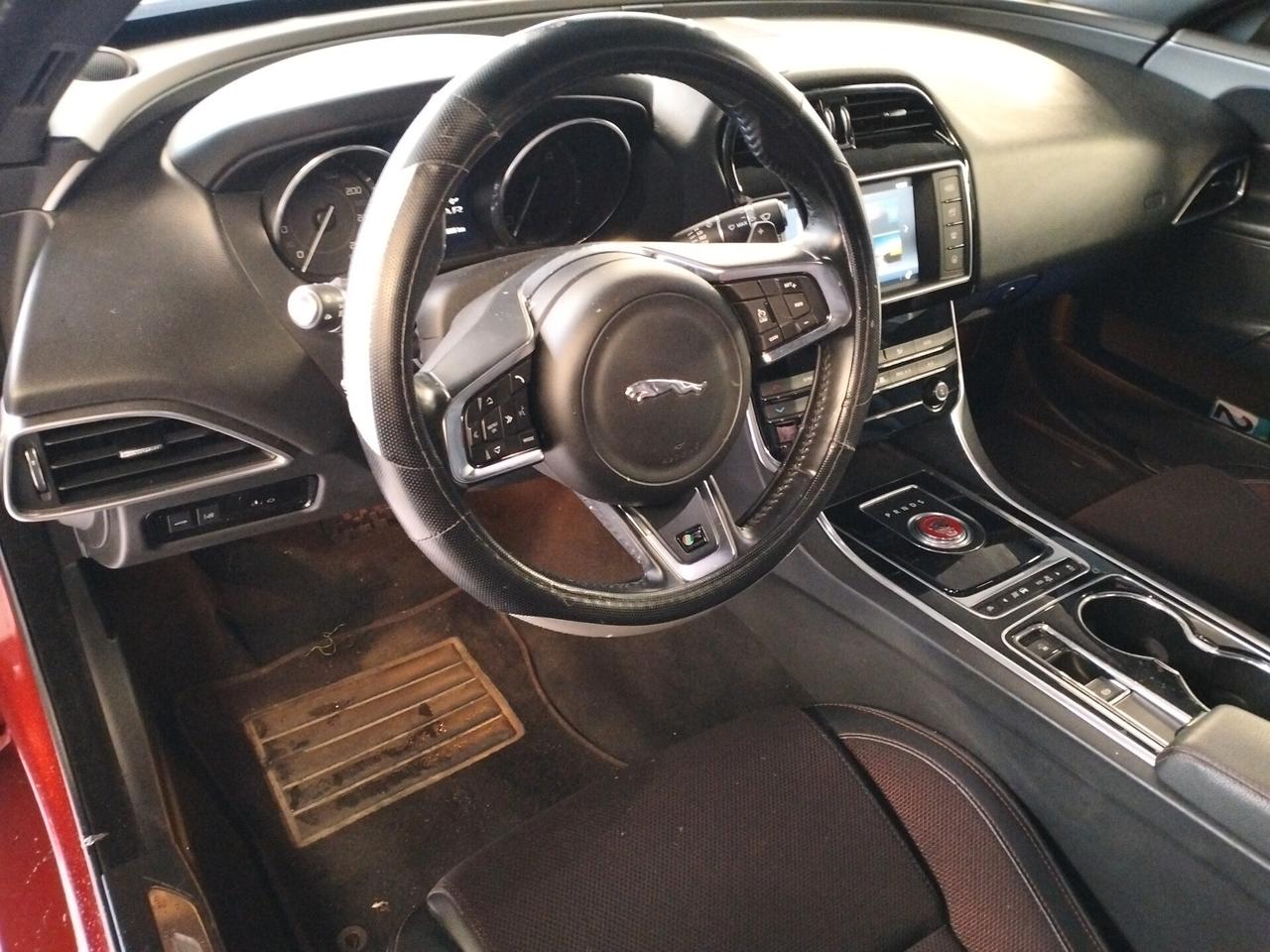 Jaguar XE 2.0 D Turbo aut. Portfolio - OPERATORI DEL SETTORE - GUASTO AL MOTORE